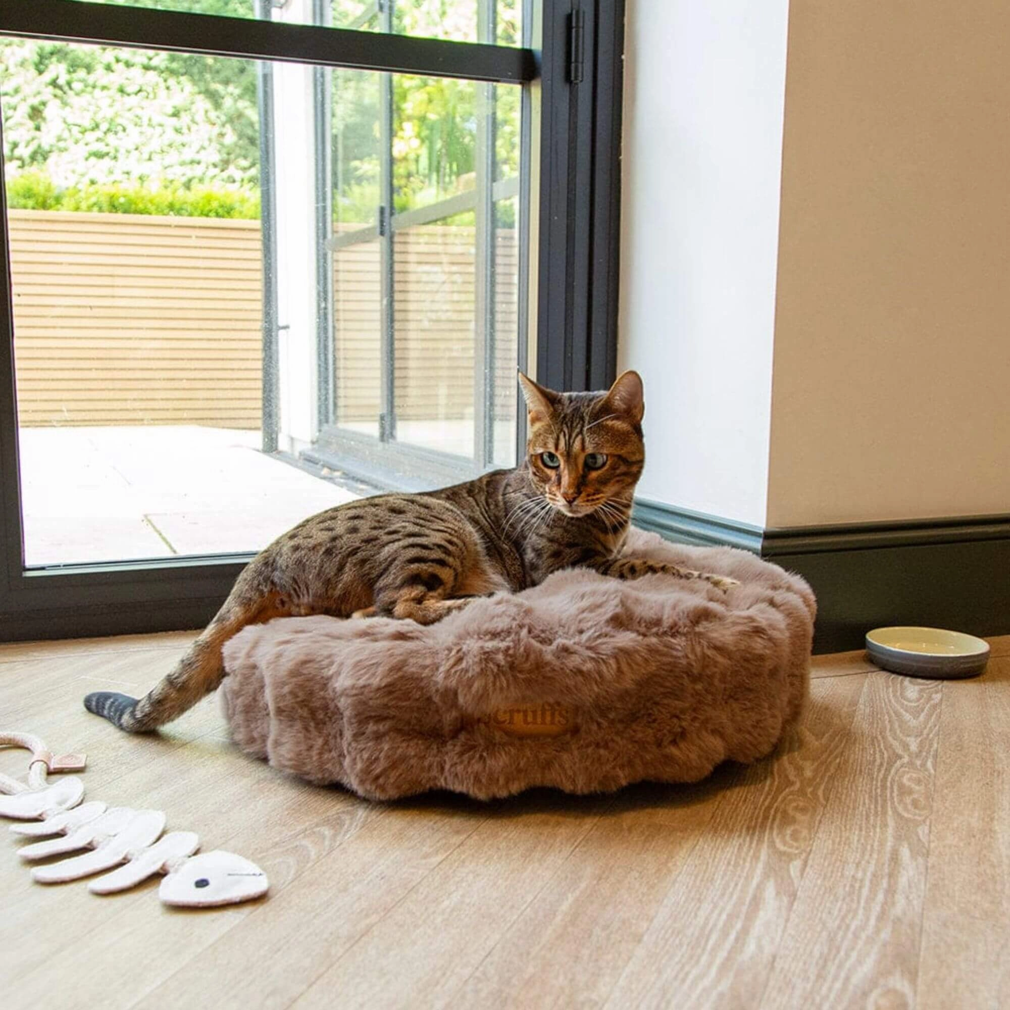 Scruffs Alpine Faux Fur Cat Bed